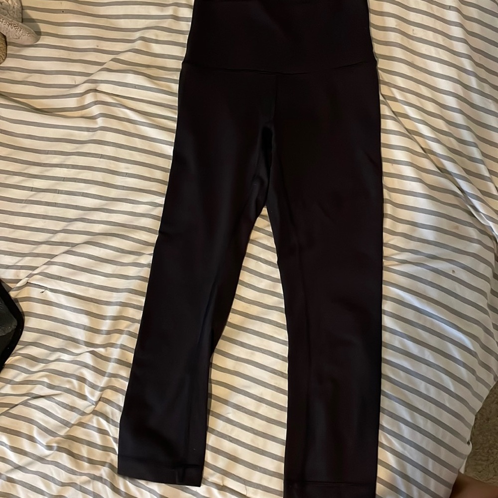 black lululemon leggings